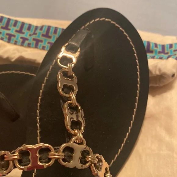 Tory Burch chain link detail sandals. Only worn once! - Picture 2 of 4